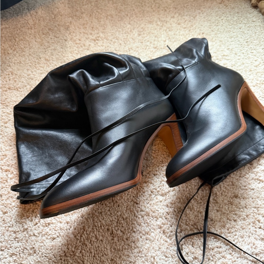 Authentic New Never Used Gucci Black Leather Boots with Brown Heel - Picture 6 of 6